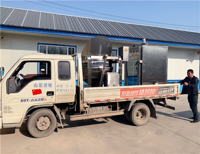 600L自動(dòng)出料煮鍋、50煙熏爐發(fā)往臨沂