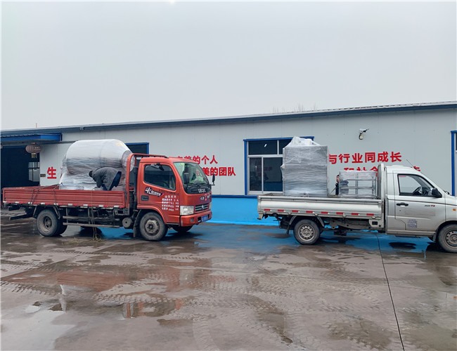 800L真空滾揉機(jī)、50煙熏爐發(fā)貨