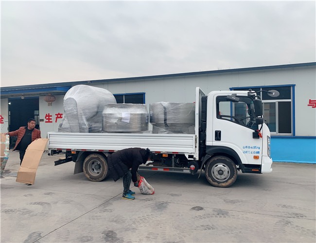 800L電加熱夾層鍋、700L電加熱夾層鍋、800L變頻水冷泵真空滾揉機(jī)發(fā)貨河南