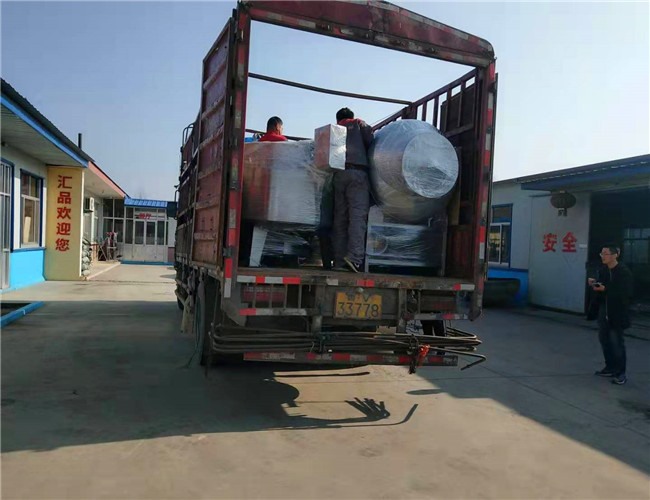 600L真空滾揉機、700L電加熱夾層鍋發(fā)貨陜西