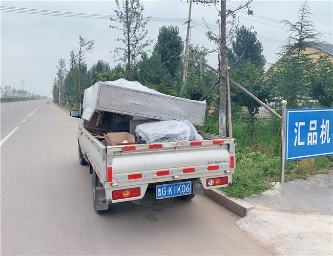 匯品新款滾動真空包裝機(jī)發(fā)往山東臨沂