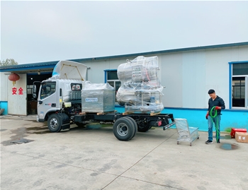 80自動(dòng)出料油炸鍋、700雙層殺菌鍋發(fā)往河南漯河