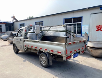 電加熱燙鍋、304晾肉架本地客戶送貨