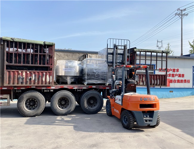 700L電加熱夾層鍋、解凍池、晾肉架發(fā)往山西晉中