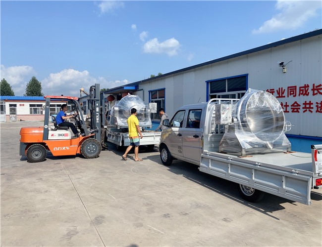 700L立式電加熱夾層鍋1臺(tái)，400L可傾電加熱夾層鍋2臺(tái)，發(fā)往河南周口