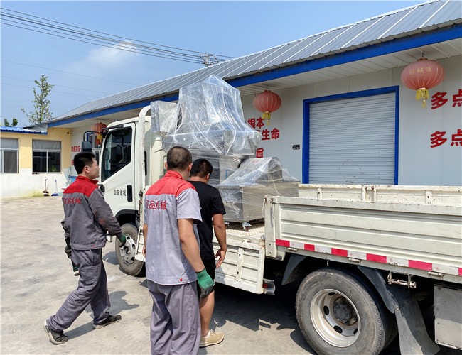 120針鹽水注射機(jī)發(fā)往河南周口