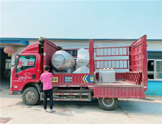 肉制品腌制設備：80針鹽水注射機、600L真空滾揉機、200L料車，發(fā)貨陜西渭南