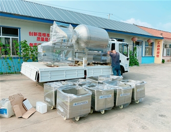 1200L真空滾揉機配液壓上料器加8臺可提升專用料車，發(fā)貨湖南常德