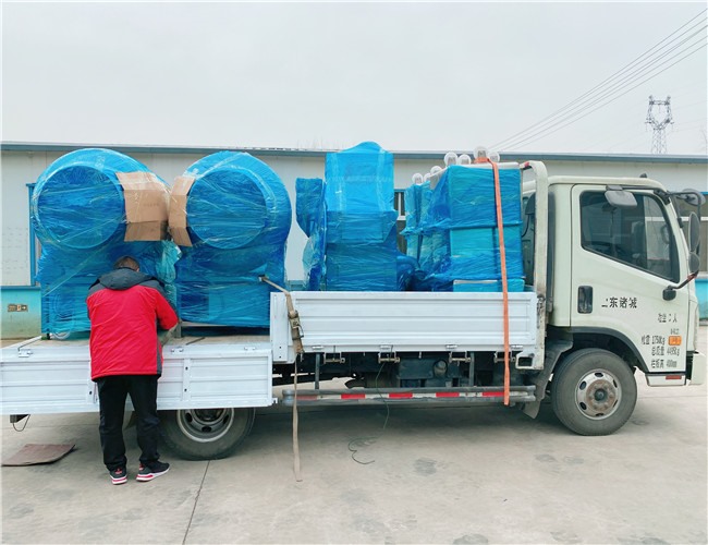 600L真空滾揉機2臺，200L不銹鋼料車9臺，80針鹽水注射機1臺，發(fā)貨河南，感謝支持