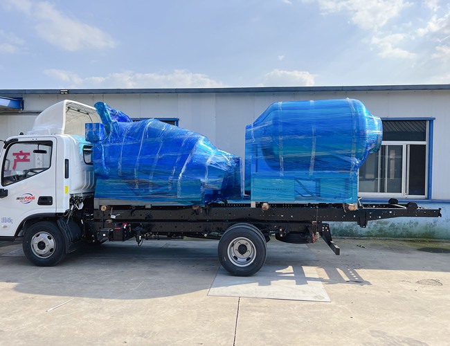 河南漯河肉制品加工廠訂購1700L全自動液壓真空滾揉機(jī)，1200L真空滾揉機(jī)發(fā)貨