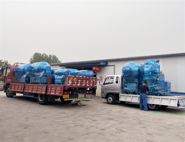 匯品真空滾揉機(jī)、料車、上料器、真空包裝機(jī)、夾層鍋等肉制品深加工設(shè)備發(fā)貨湖北武漢